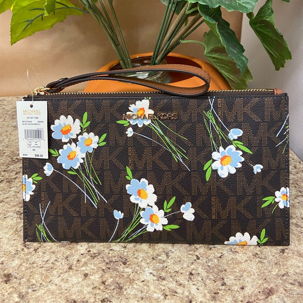 🎄🧑‍🎄🧑‍🎄 Michael Kors Large Zip Clutch - Picture 4 of 10
